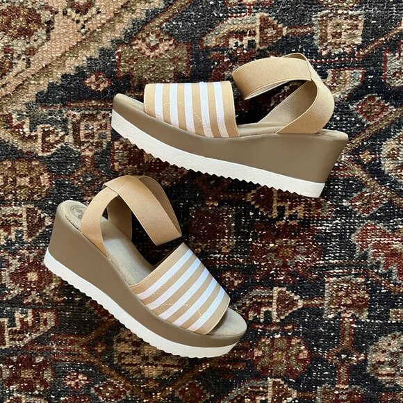 Charleston Shoe Co Wedge - Picture 1 of 5
